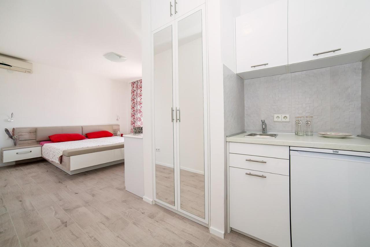 Villa Mona 2 Budva Bagian luar foto