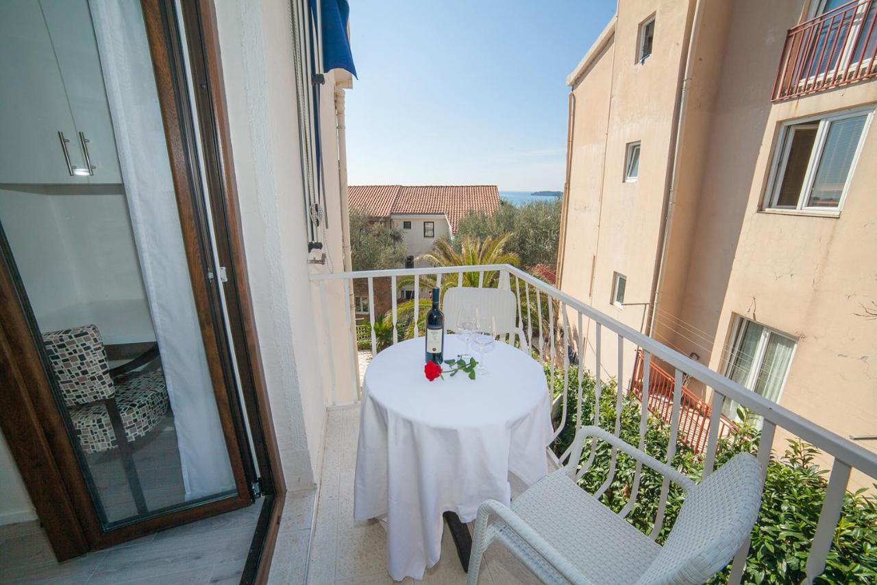 Villa Mona 2 Budva Bagian luar foto